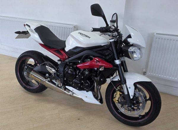 Triumph Street Triple R 675