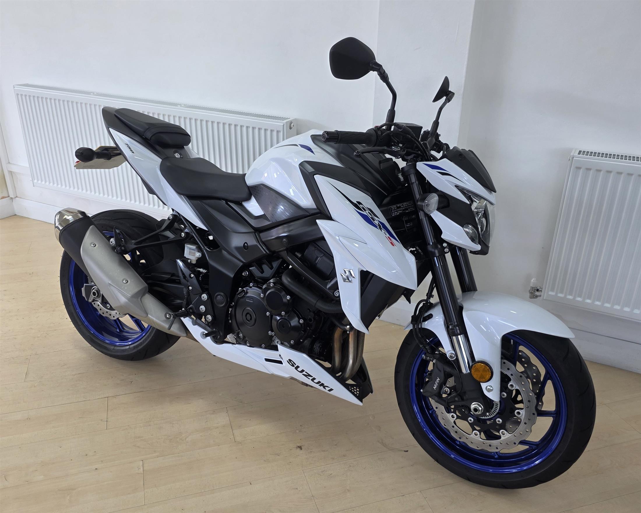 Suzuki GSX-S750